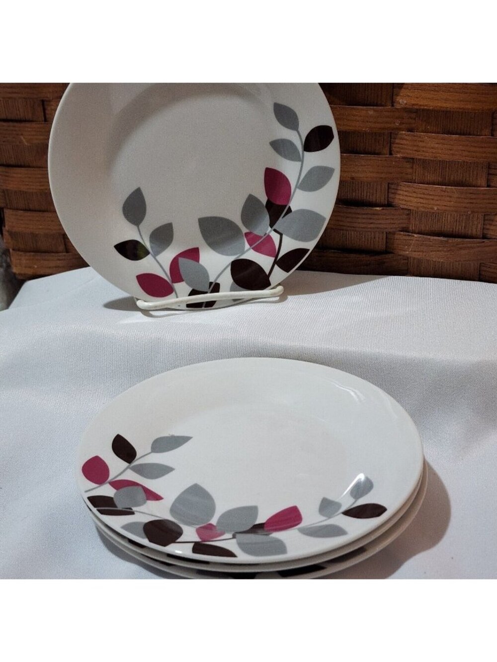 Oneida Autumn Porcelain Salad Plate Set 7" Modern Botanical Leaves set of 4